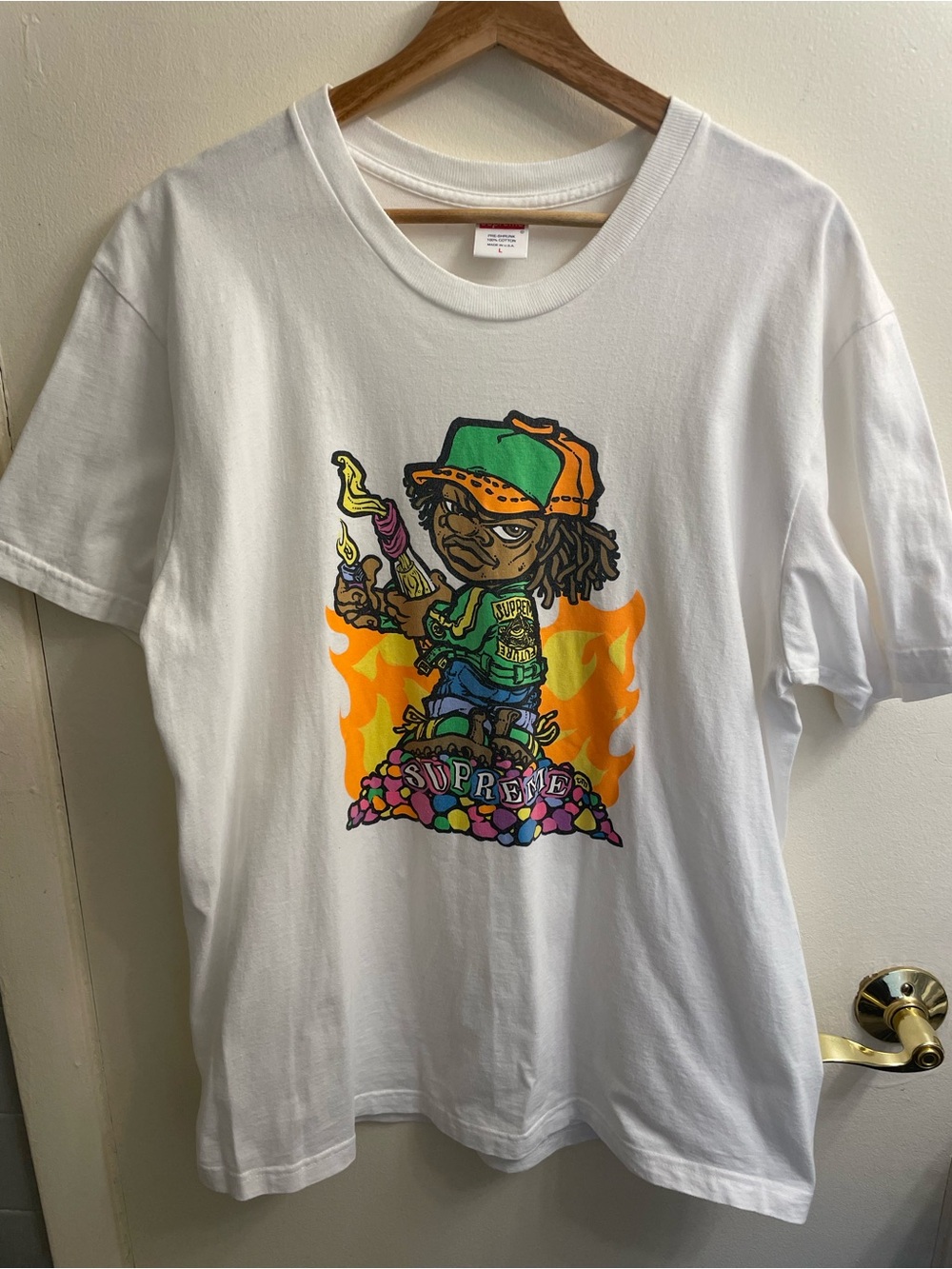 Supreme White Graphic Tee， 100% cotton
